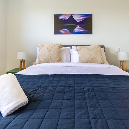 오클랜드 Conveniently Located 2Br Townhouse In West Akl 아파트 외부 사진