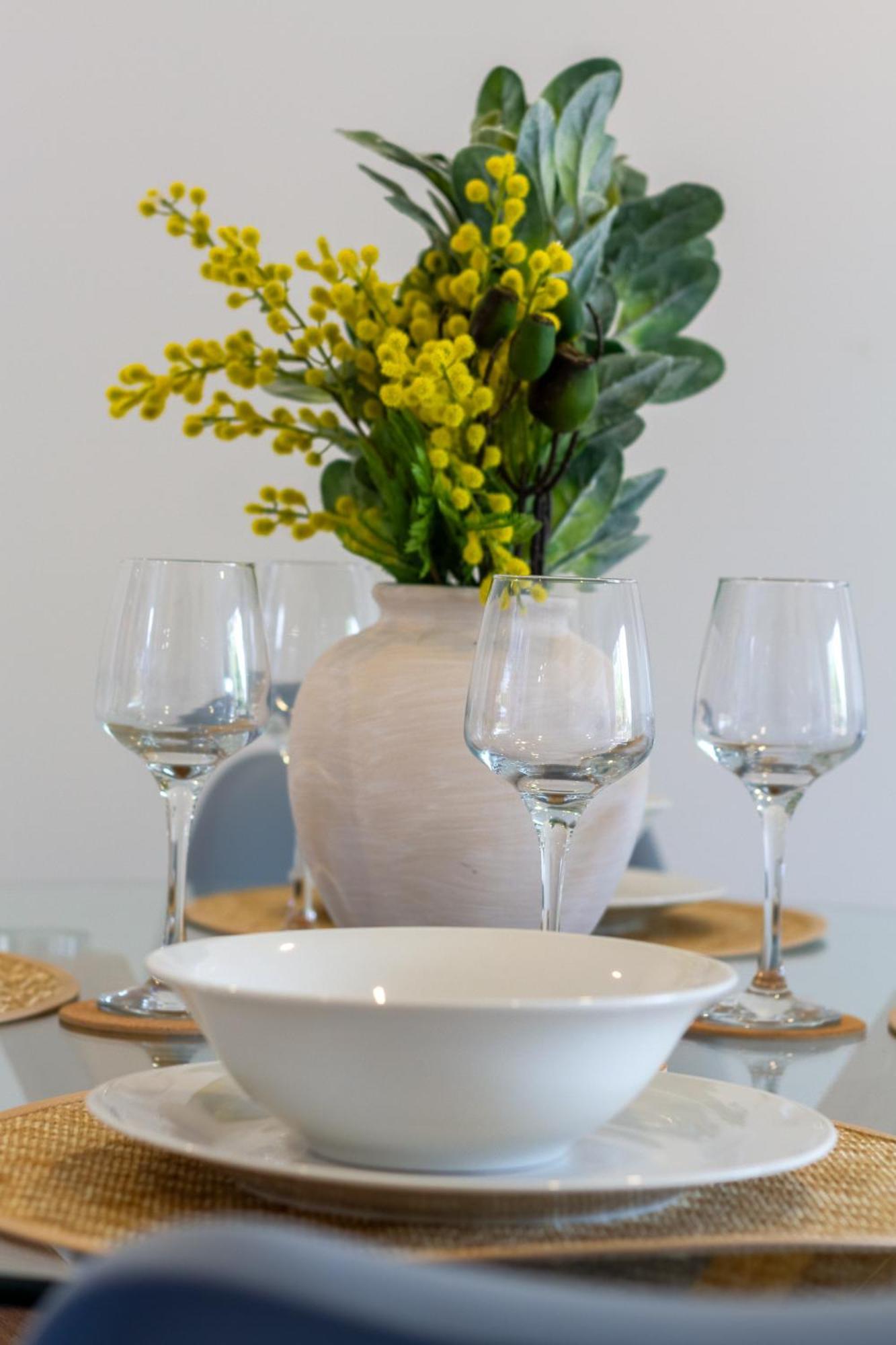 오클랜드 Conveniently Located 2Br Townhouse In West Akl 아파트 외부 사진