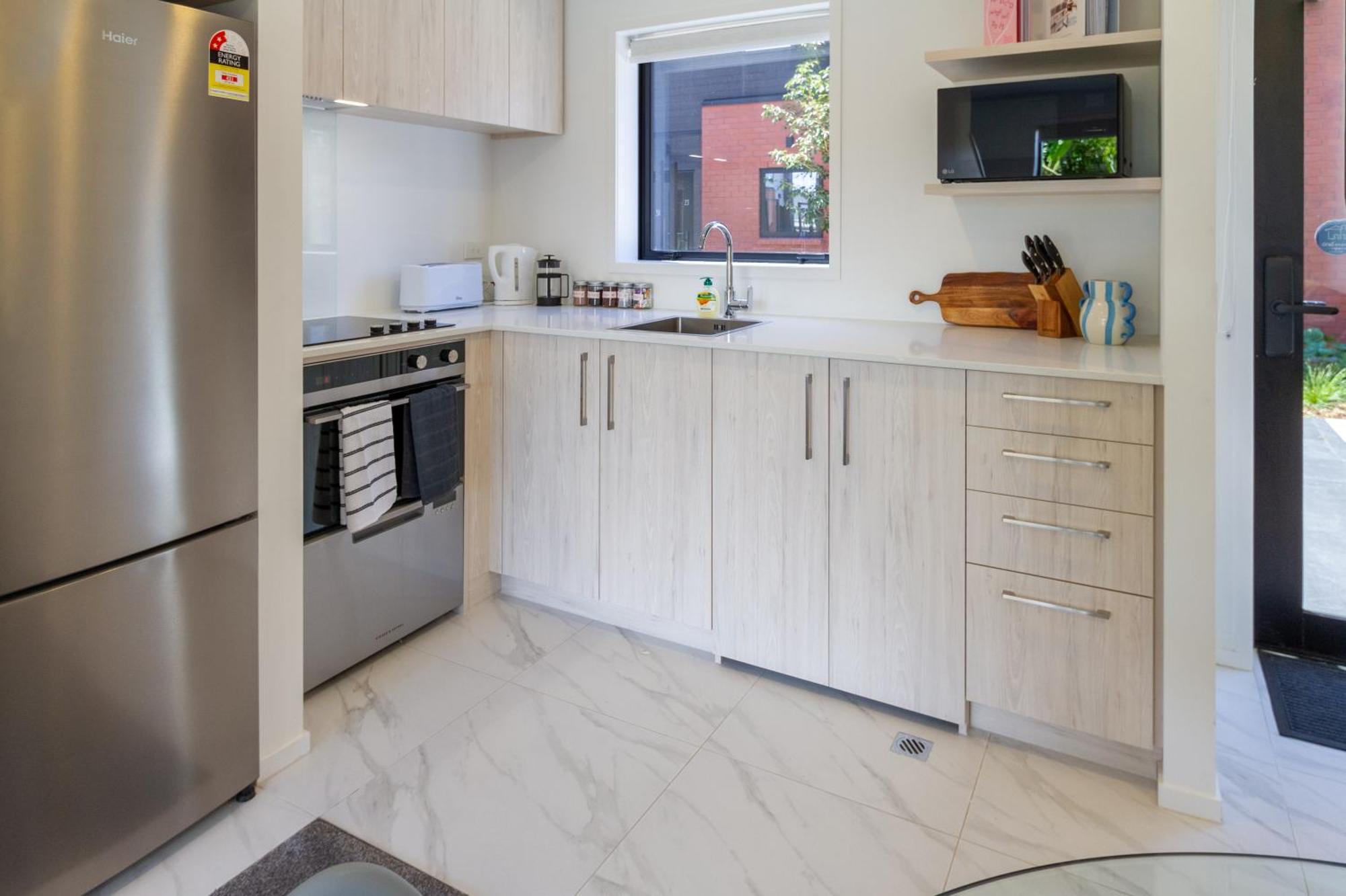 오클랜드 Conveniently Located 2Br Townhouse In West Akl 아파트 외부 사진
