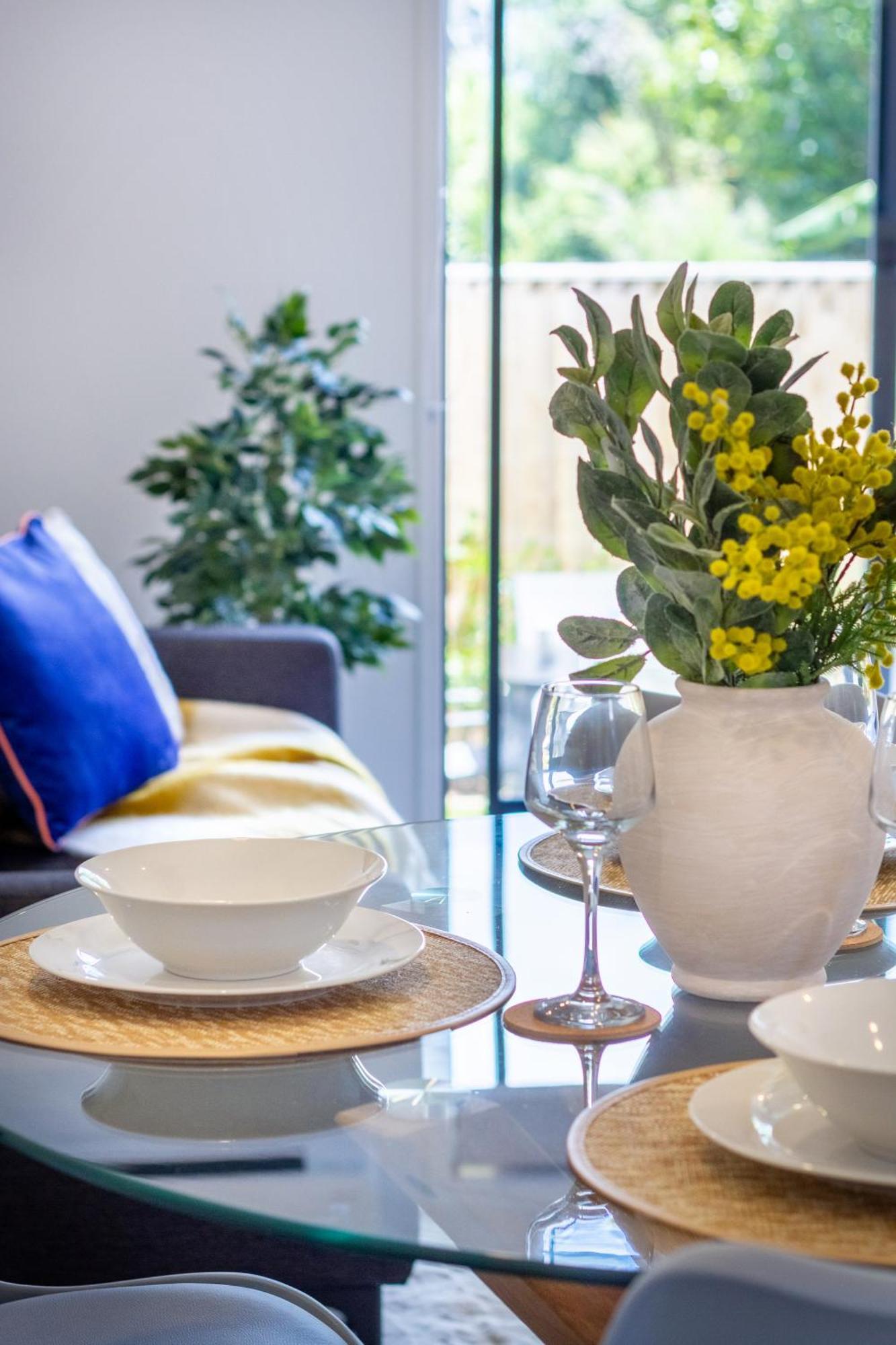 오클랜드 Conveniently Located 2Br Townhouse In West Akl 아파트 외부 사진